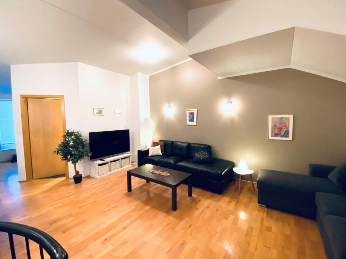 Apartament Penthouse On The Main Street, Town Center Akureyri Zewnętrze zdjęcie