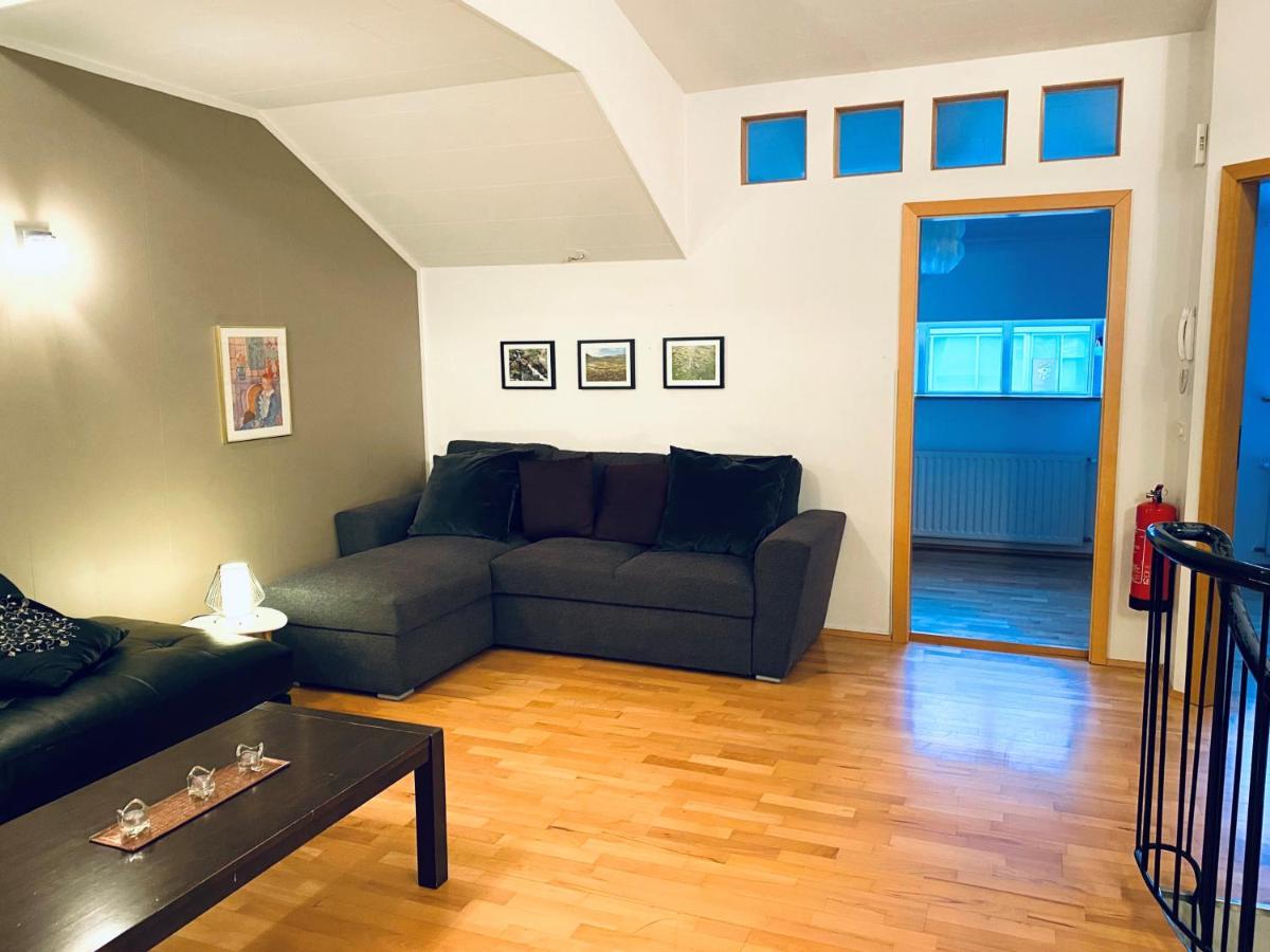 Apartament Penthouse On The Main Street, Town Center Akureyri Zewnętrze zdjęcie