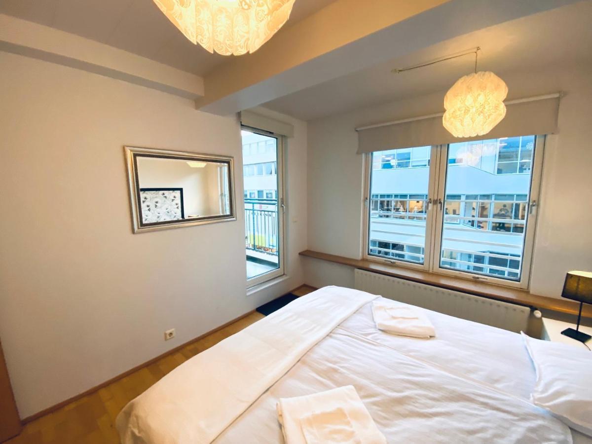 Apartament Penthouse On The Main Street, Town Center Akureyri Zewnętrze zdjęcie