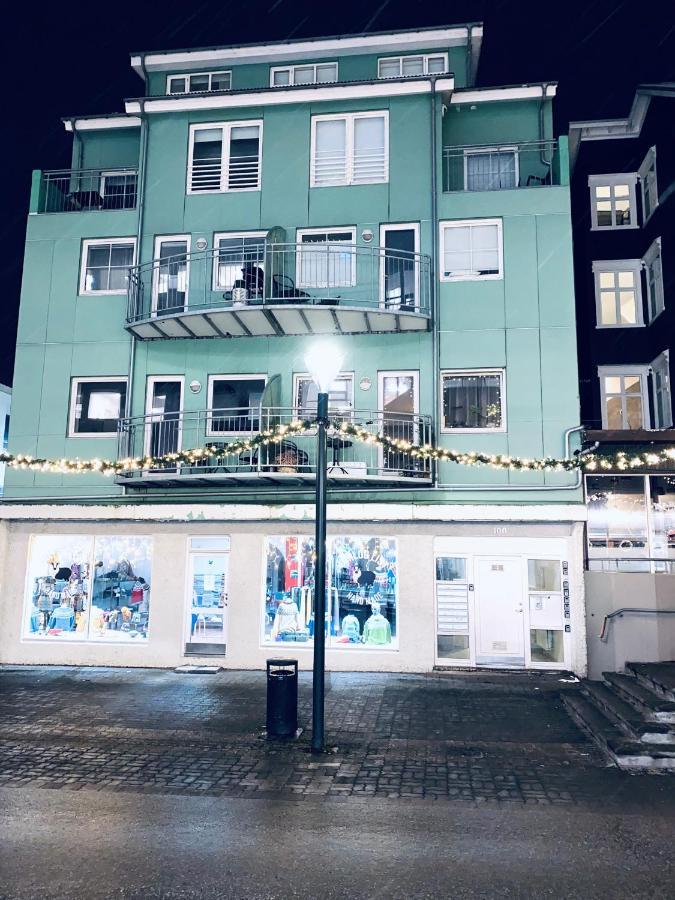 Apartament Penthouse On The Main Street, Town Center Akureyri Zewnętrze zdjęcie